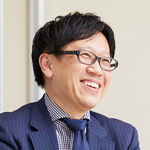 Strategy & Domain Consulting Division Executive Partner Takahiro Makino